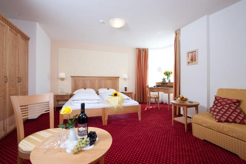 פלדאת'ורנס Hotel Oberwirt מראה חיצוני תמונה